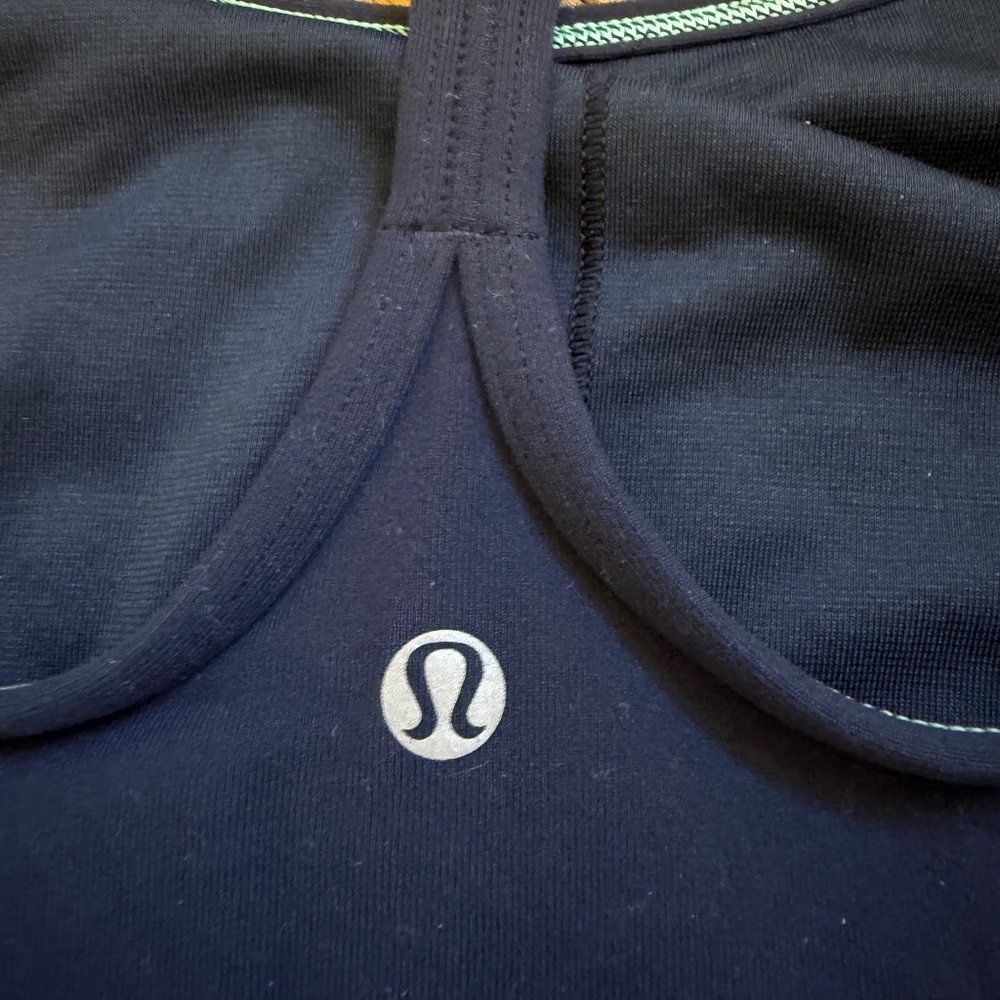 Lululemon tank with built in bra